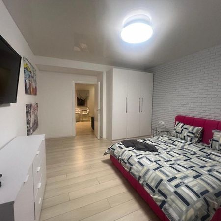 2-Room Luxury Apartment In The Center Kiev Exterior foto