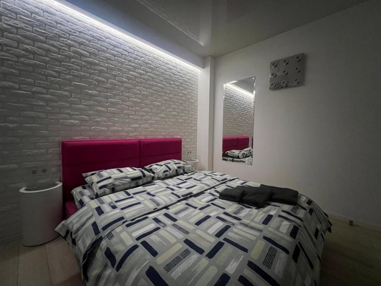 2-Room Luxury Apartment In The Center Kiev Exterior foto